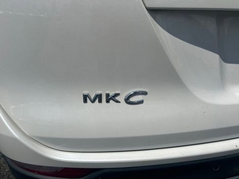 Used 2016 Lincoln MKC Reserve w/ Lincoln MKC Climate Package AWD/4WD image 4