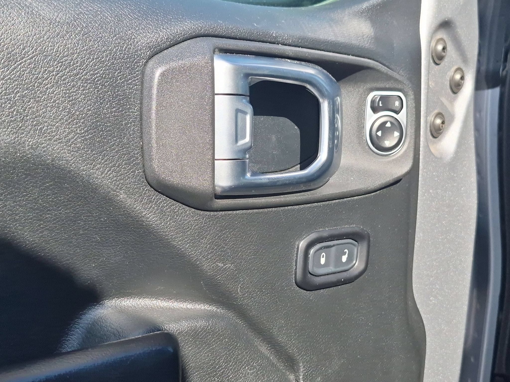 Used 2020 Jeep Wrangler Unlimited Sport S AWD/4WD image 12