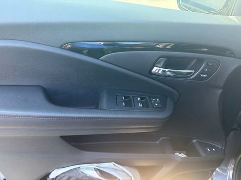 Used 2022 Honda Pilot Touring image 11