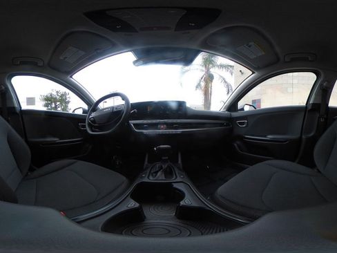 Used 2025 Kia K4 FWD image 42