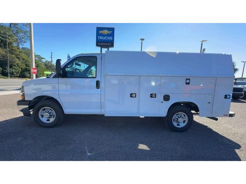 New 2025 Chevrolet Express 3500 Work Van w/ Power Convenience Package image 7