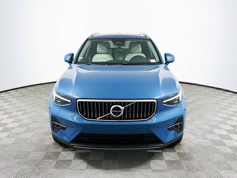 Used 2023 Volvo XC40 B5 Ultimate w/ Protection Package Premier image 2