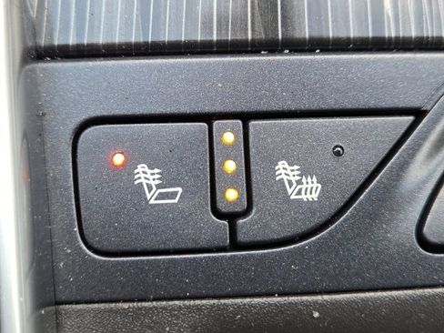 Used 2019 Chevrolet Impala LT w/ LT Convenience Package image 4