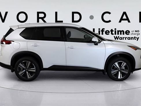 Used 2024 Nissan Rogue SL w/ SL Premium Package image 8