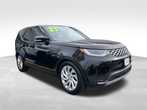 Used 2025 Land Rover Discovery S image 3