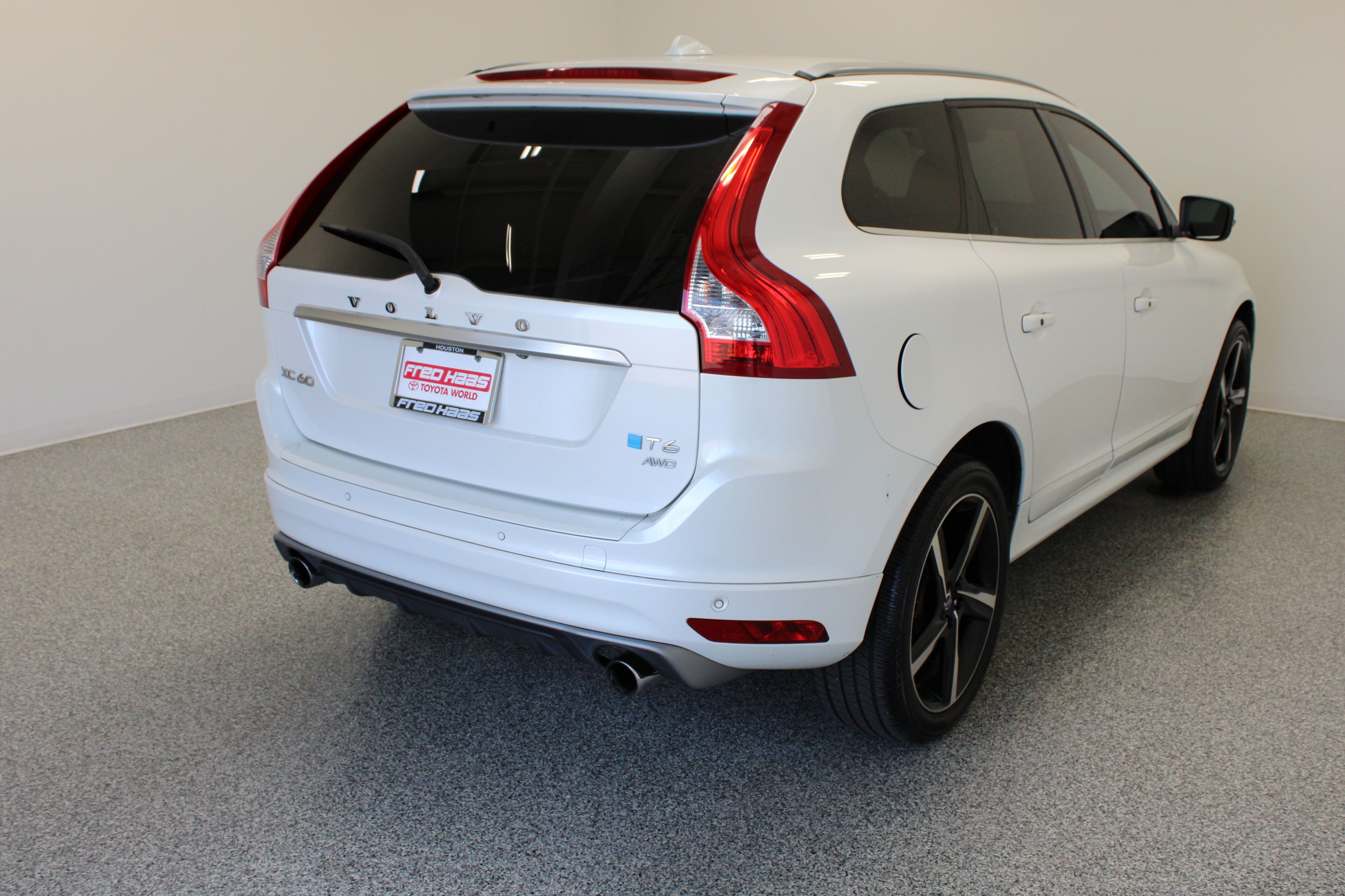 Used 2015 Volvo XC60 T6 R-Design Platinum AWD/4WD image 7