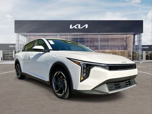 New 2025 Kia K4 EX image 2