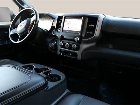 Used 2022 RAM 2500 Tradesman w/ Chrome Appearance Group image 17