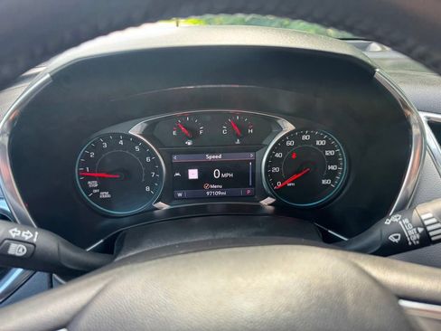Used 2020 Chevrolet Equinox LT FWD image 18