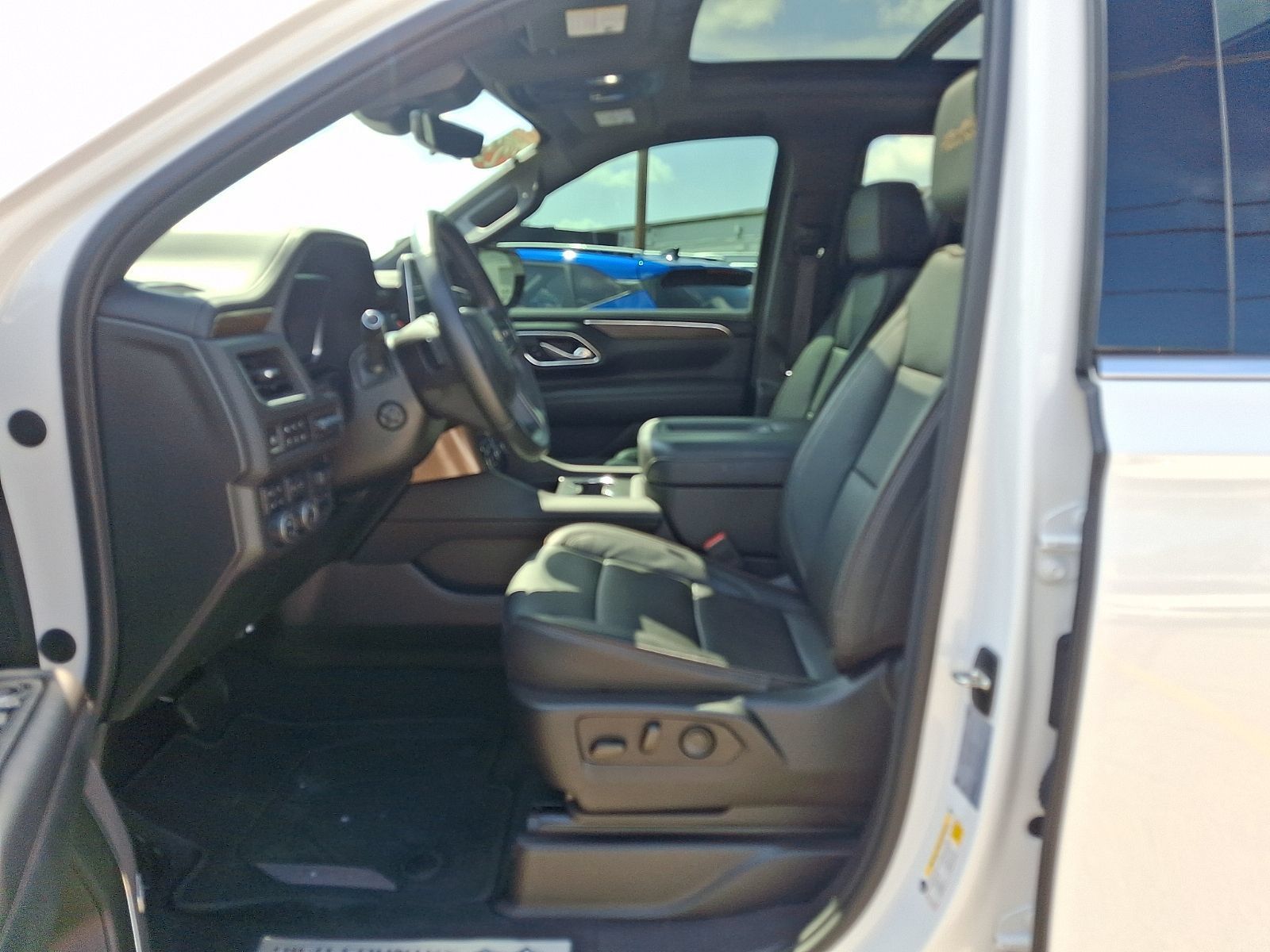 Used 2023 Chevrolet Tahoe High Country AWD/4WD image 13