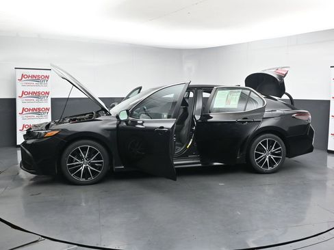 Used 2024 Toyota Camry SE FWD image 46