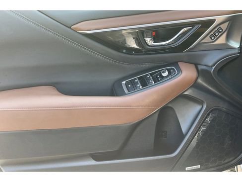 Used 2022 Subaru Outback Touring w/ Popular Package #2 image 11