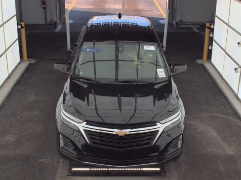 Used 2024 Chevrolet Equinox LT image 2