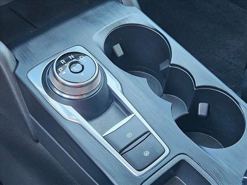 Used 2023 Ford Escape SE image 11