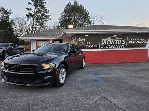 Used 2022 Dodge Charger SXT w/ Cold Weather Package image 1