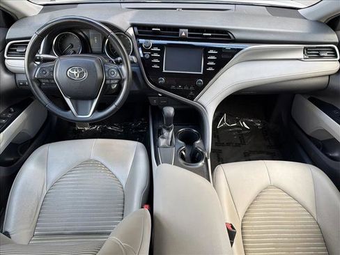 Used 2018 Toyota Camry SE FWD image 24