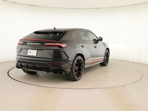 Used 2022 Lamborghini Urus image 6