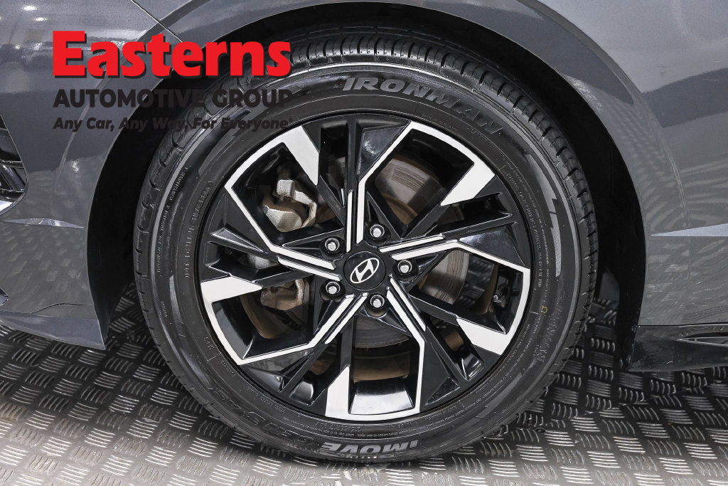 Used 2025 Hyundai Sonata SEL FWD image 35