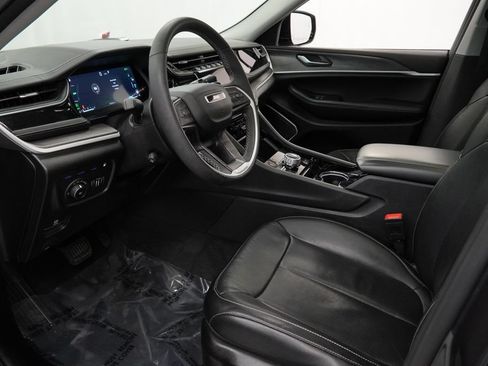 Certified 2022 Jeep Grand Cherokee Limited 4xe w/ Luxury Tech Group II AWD/4WD image 18
