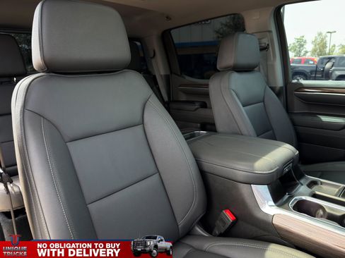 Used 2024 Chevrolet Silverado 1500 RST AWD/4WD image 33