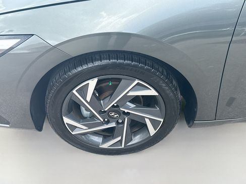 Used 2024 Hyundai Elantra SEL w/ Convenience Package FWD image 31