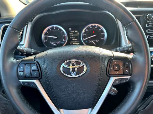 Used 2019 Toyota Highlander XLE image 15