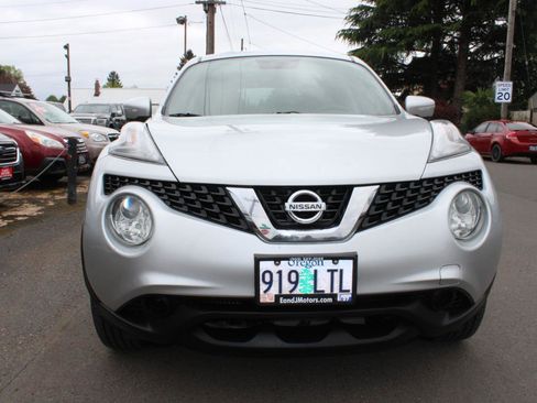 Used 2017 Nissan Juke SV AWD/4WD image 2