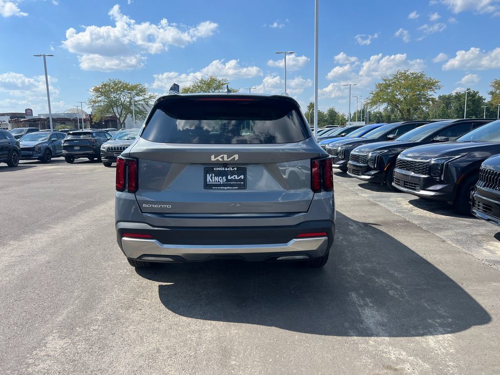 Certified 2024 Kia Sorento S w/ Panoramic Sunroof Package FWD image 5