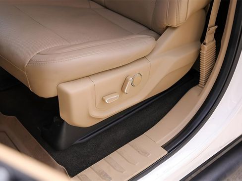 Used 2017 Ford F250 Lariat w/ Lariat Ultimate Package image 11