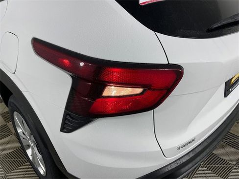 New 2026 Chevrolet Trax LS image 16