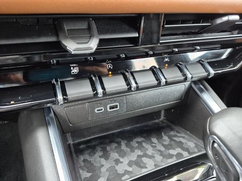 Used 2023 GMC Canyon AT4 AWD/4WD image 32