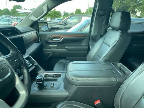 Used 2023 GMC Sierra 1500 Denali AWD/4WD image 3