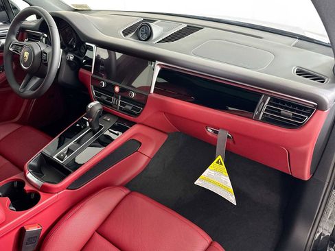 New 2025 Porsche Macan image 30