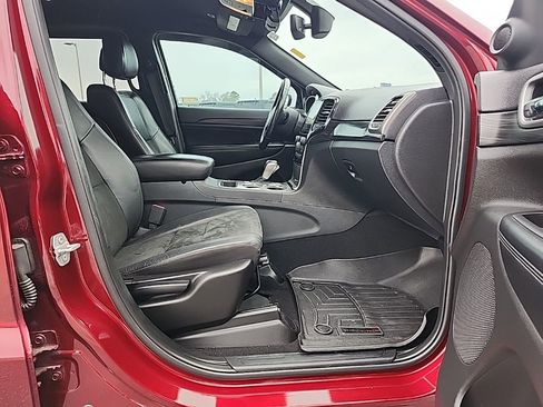 Used 2019 Jeep Grand Cherokee Altitude image 21
