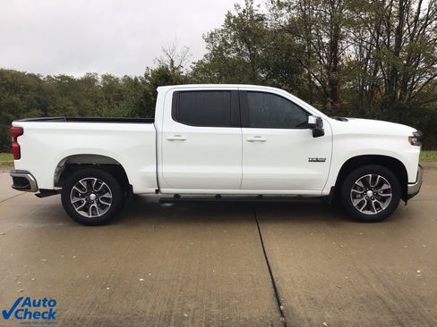 Used 2019 Chevrolet Silverado 1500 LT w/ Texas Edition image 2