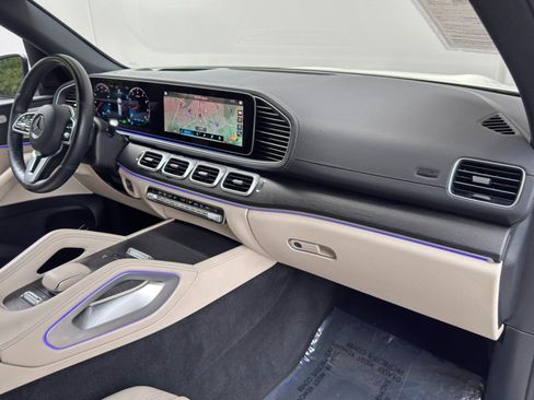 Used 2023 Mercedes-Benz GLS 450 4MATIC image 15