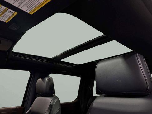 Used 2022 Ford F150 Lariat w/ Equipment Group 502A High image 18