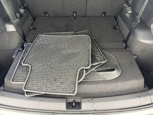 Used 2024 Volkswagen Tiguan SE FWD image 29