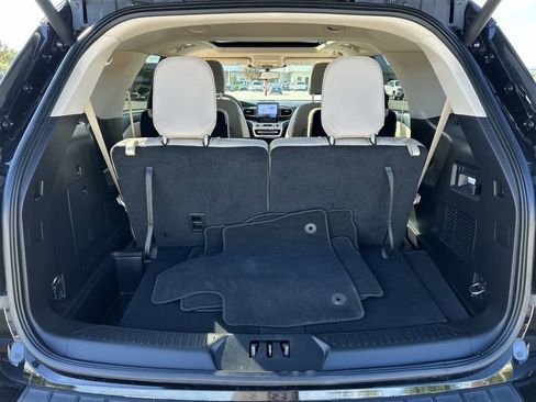 Used 2022 Ford Explorer XLT w/ Equipment Group 202A image 68