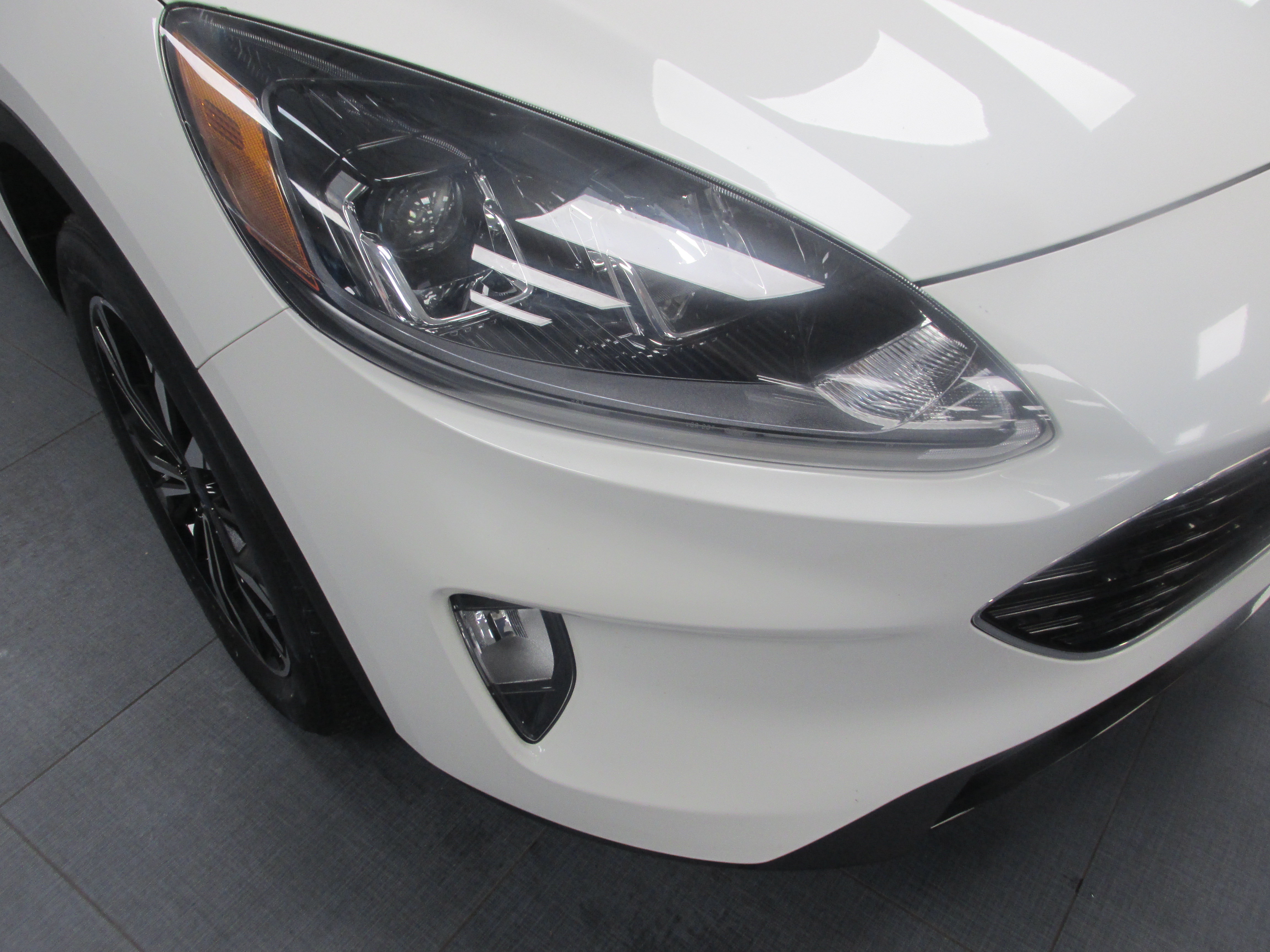 Used 2022 Ford Escape SEL w/ SEL Stealth AWD Package image 10