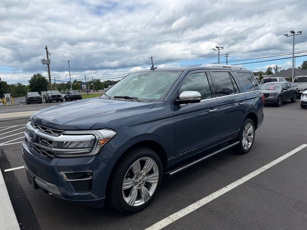 Used 2022 Ford Expedition Platinum AWD/4WD image 1