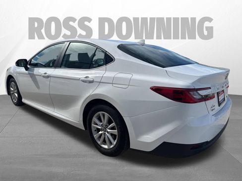 Used 2025 Toyota Camry LE FWD image 4