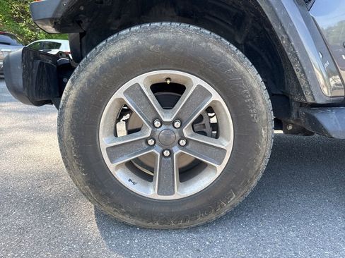 Used 2021 Jeep Wrangler Unlimited Sahara image 25