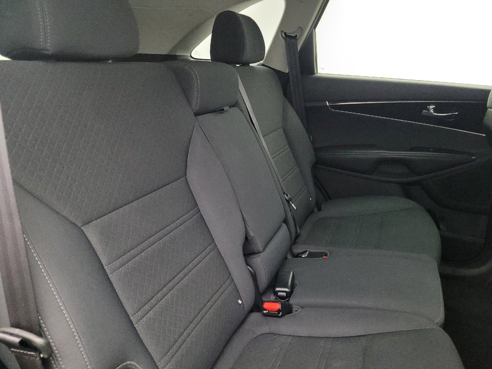 Used 2016 Kia Sorento L FWD image 19