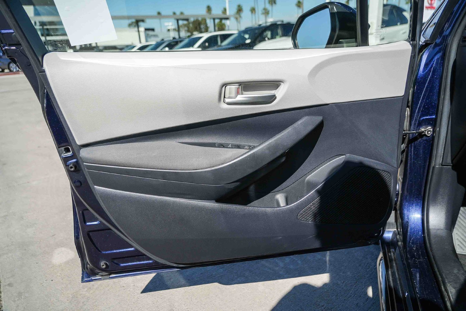 Used 2020 Toyota Corolla LE FWD image 20
