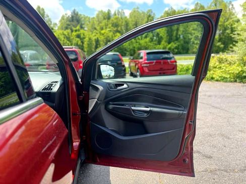 Used 2014 Ford Escape SE w/ Equipment Group 201A image 13