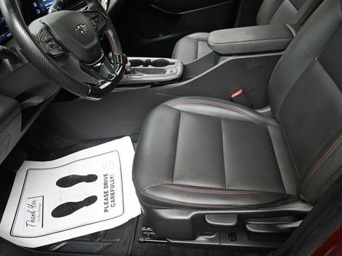 Used 2024 Chevrolet Trax RS w/ Sunroof Package FWD image 15