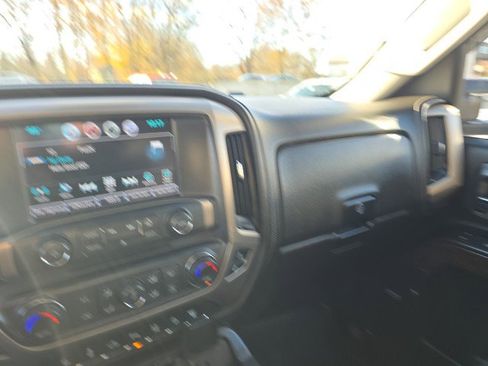 Used 2018 GMC Sierra 2500 Denali image 34