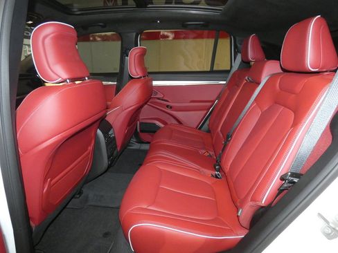 Used 2024 Jeep Wagoneer Launch Edition image 30