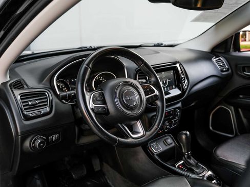 Used 2019 Jeep Compass Altitude image 3